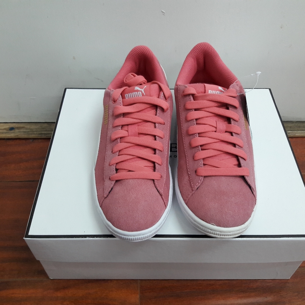 Puma - Picture 3 of 4